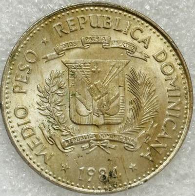 文馨钱币收藏第 302 场，国外回流老铜币，中东阿拉伯地区，拉美等国货币，30 号 1 号二连拍，长期接代拍业务，预计 4 月 4-5 号发货 少见 1984 年多米尼加共和国 1/2 比索纪念币