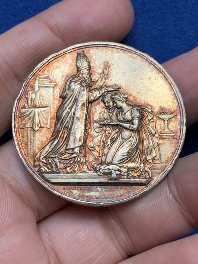 《竞宝斋》第485场 周日，周一，周二 3场连拍 （全场包邮）20级店铺 欢迎送拍 法国1838年婚礼镀金纪念银章，32g，41.3mm，油灯银标。