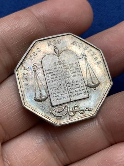 《竞宝斋》第485场 周日，周一，周二 3场连拍 （全场包邮）20级店铺 欢迎送拍 法国八角银章，皮蒂维耶斯公证人，16.02g，30.7mm，蜜蜂边铭