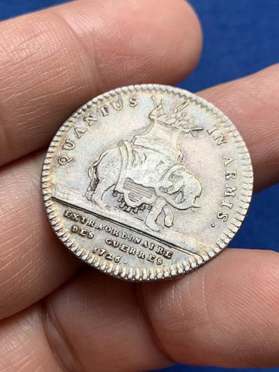 《竞宝斋》第485场 周日，周一，周二 3场连拍 （全场包邮）20级店铺 欢迎送拍 法国路易十五头像非凡战争银质代币，6.83g，28.7mm