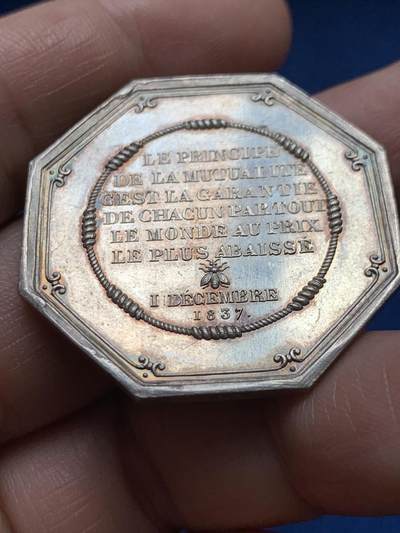 《竞宝斋》第485场 周日，周一，周二 3场连拍 （全场包邮）20级店铺 欢迎送拍 法国八角银质代币，巴黎火灾保险公司，19.25g，35.6mm，1842-1845船首边铭