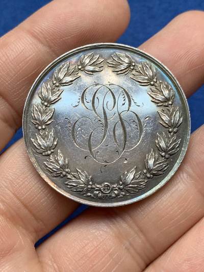 《竞宝斋》第485场 周日，周一，周二 3场连拍 （全场包邮）20级店铺 欢迎送拍 法国结婚纪念银章，22.67g，36.9mm，蜜蜂边铭