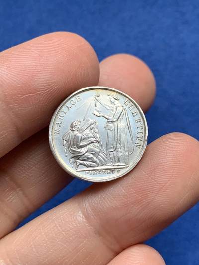 《竞宝斋》第485场 周日，周一，周二 3场连拍 （全场包邮）20级店铺 欢迎送拍 法国婚姻与爱情纪念银章，3.38g，19.6mm，油灯边铭