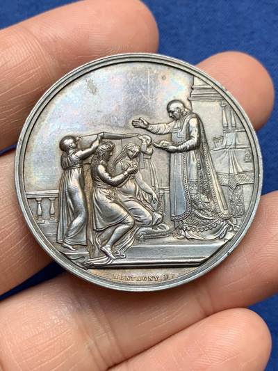 《竞宝斋》第485场 周日，周一，周二 3场连拍 （全场包邮）20级店铺 欢迎送拍 法国结婚纪念银章，32g，41.2mm，手指边铭