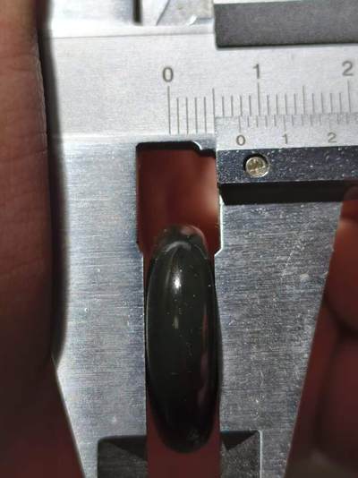 星盘世界钱币 5.2年度精品币大拍 一周年抽奖活动 格尔木蓝调黑青玉平安扣，玉质细腻油润，非常可爱的一枚小平安扣，包和田玉包新疆料原坑无优化支持各大检测机构检测