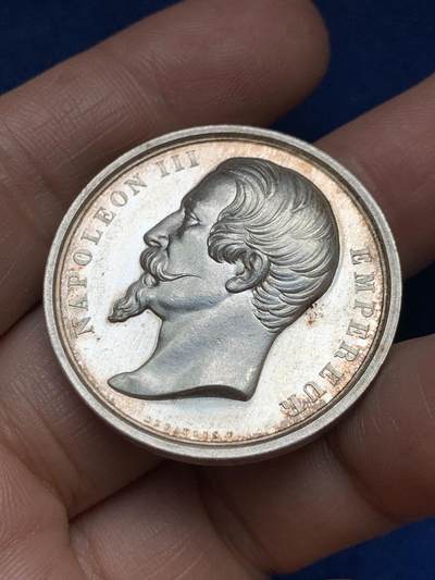 《竞宝斋》第485场 周日，周一，周二 3场连拍 （全场包邮）20级店铺 欢迎送拍 法国帝国历史著作委员会银质代币，20.00g，34.7mm，手指边铭