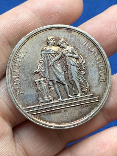 《竞宝斋》第485场 周日，周一，周二 3场连拍 （全场包邮）20级店铺 欢迎送拍 法国1836年结婚纪念银章，24.55g，39.1mm，油灯银标。