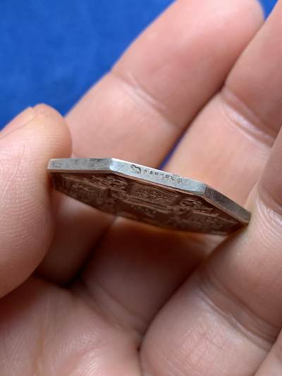 《竞宝斋》第485场 周日，周一，周二 3场连拍 （全场包邮）20级店铺 欢迎送拍 法国杜埃商会八角银质代币，13.41g，28.7mm，丰饶角1argent边铭