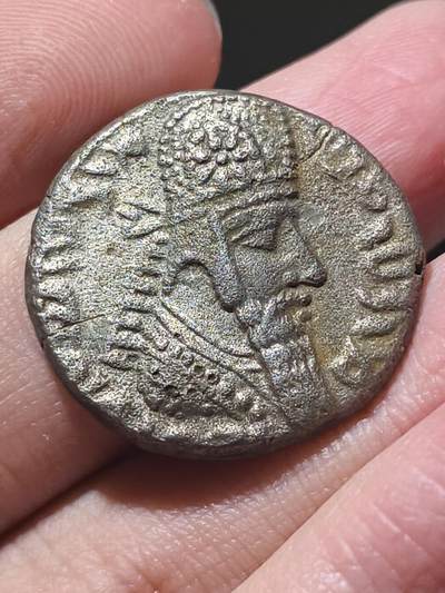 星盘世界钱币 5.2年度精品币大拍 一周年抽奖活动 少见精品！阿达希尔一世4德拉克马银币，品相非常不错，打制居中，阿达西尔一世是萨珊帝国开国之君，公元224—242年在位，非常出名的品种，最近也很热门