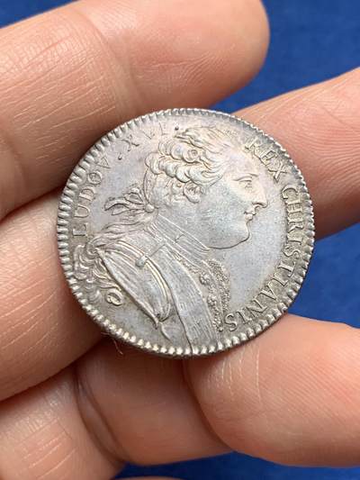 《竞宝斋》第485场 周日，周一，周二 3场连拍 （全场包邮）20级店铺 欢迎送拍 法国路易十六头像皇家科学院银质代币，7.97g，28.2mm