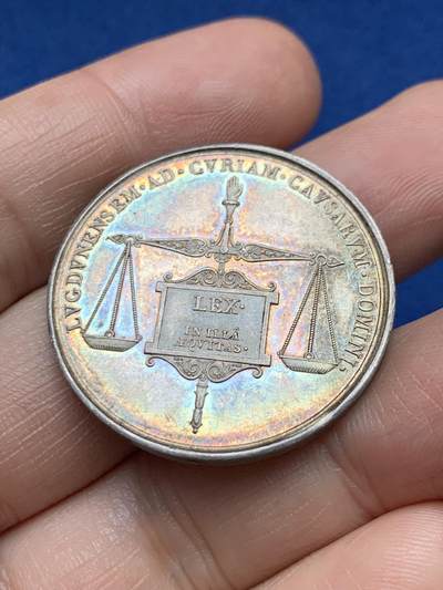 《竞宝斋》第485场 周日，周一，周二 3场连拍 （全场包邮）20级店铺 欢迎送拍 法国里昂司法委员会银质代币，11.06g，32.2mm，油灯边铭