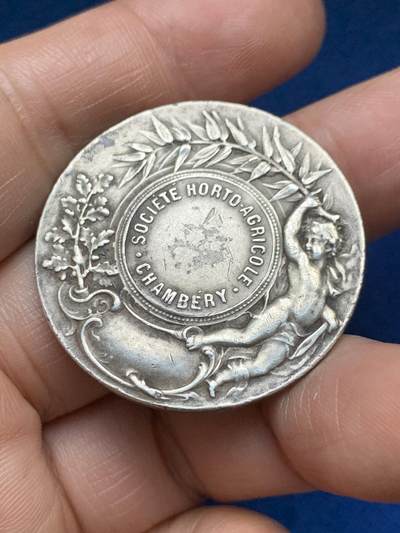 《竞宝斋》第485场 周日，周一，周二 3场连拍 （全场包邮）20级店铺 欢迎送拍 法国尚贝里园艺协会纪念银章 20.25克 35.5mm 丰饶角银标