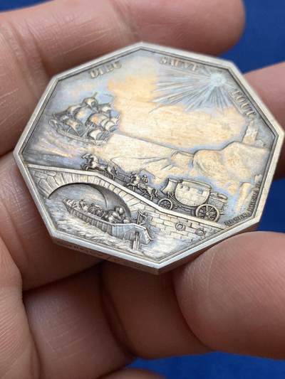 《竞宝斋》第485场 周日，周一，周二 3场连拍 （全场包邮）20级店铺 欢迎送拍 法国Dubois巴黎保险联合会议八角银质代币， 22.07g，36mm，边铭：丰饶角N109/500