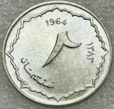 文馨钱币收藏第 302 场，国外回流老铜币，中东阿拉伯地区，拉美等国货币，30 号 1 号二连拍，长期接代拍业务，预计 4 月 4-5 号发货 全新 1964 年阿尔及利亚 2 分，独年份