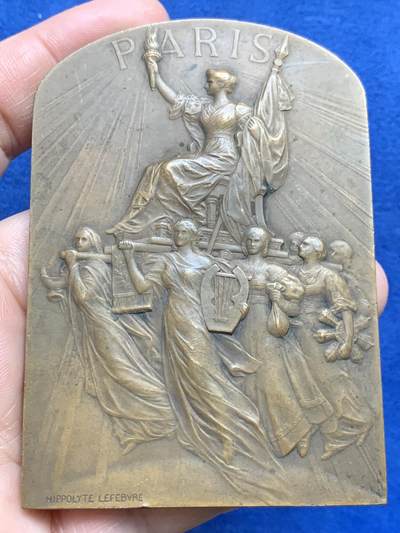 《竞宝斋》第485场 周日，周一，周二 3场连拍 （全场包邮）20级店铺 欢迎送拍 大师勒菲弗Lefebvre作纪念大铜章 180.2克 60*85.2mm 三角铜标