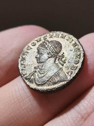 星盘世界钱币 5.2年度精品币大拍 一周年抽奖活动 极品！完全未流通君士坦提乌斯二世营地星光铜币，非常热门的品种，而且品相确实有目共睹了，非常犀利表面也很好