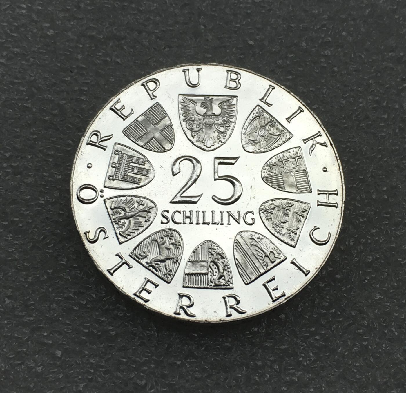 世界钱币专场拍卖 每周二开拍