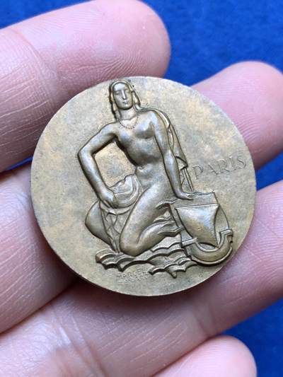 《竞宝斋》第485场 周日，周一，周二 3场连拍 （全场包邮）20级店铺 欢迎送拍 法国巴黎城市女神纪念铜章 18.6克，31.7mm 丰饶角边铭