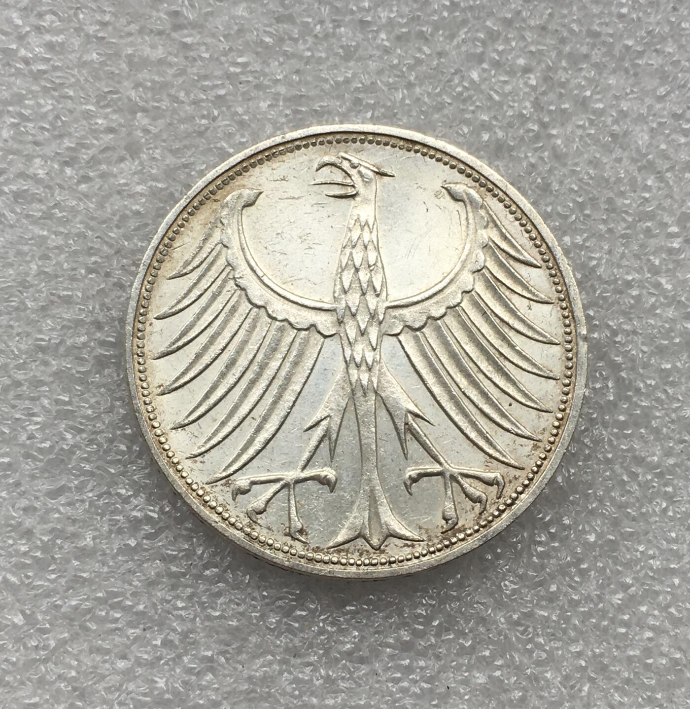 世界钱币专场拍卖 每周二开拍