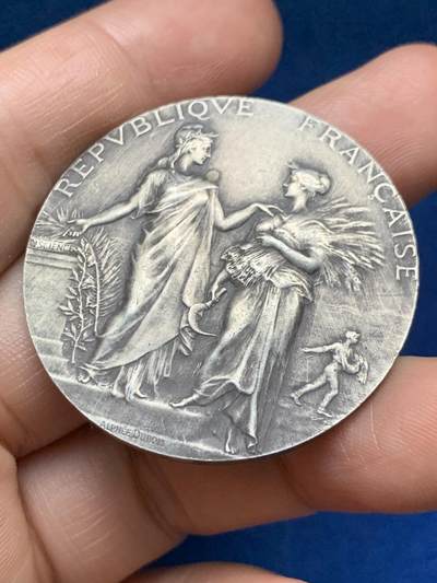 《竞宝斋》第485场 周日，周一，周二 3场连拍 （全场包邮）20级店铺 欢迎送拍 法国A.Dubois 农业协会银章，35.6g，40.3mm，丰饶角1argent边铭