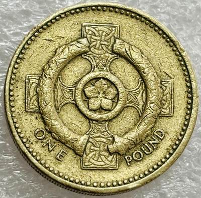 文馨钱币收藏第 302 场，国外回流老铜币，中东阿拉伯地区，拉美等国货币，30 号 1 号二连拍，长期接代拍业务，预计 4 月 4-5 号发货 1996 年英国凯尔特十字 1 磅