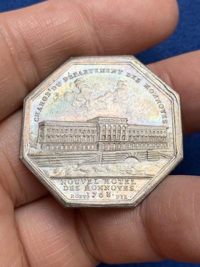 《竞宝斋》第485场 周日，周一，周二 3场连拍 （全场包邮）20级店铺 欢迎送拍 法国八角银质代币，巴黎造币厂与蓬巴杜夫人的贝尔维尤城堡，14.05g，32.9mm，早期无边铭