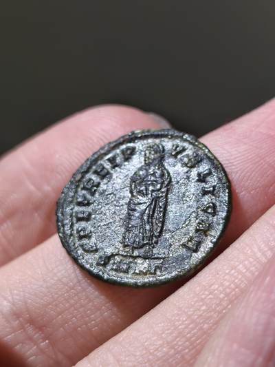 星盘世界钱币 5.2年度精品币大拍 一周年抽奖活动 古罗马福斯塔(君士坦丁大帝之妻)正面铭文：FLAV MAX - FAVSTA AVG正面图案：福斯塔衣袍半身像，右向，头发束成小发髻