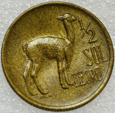 文馨钱币收藏第 302 场，国外回流老铜币，中东阿拉伯地区，拉美等国货币，30 号 1 号二连拍，长期接代拍业务，预计 4 月 4-5 号发货 1975 年秘鲁羊驼 1/2 索尔铜币