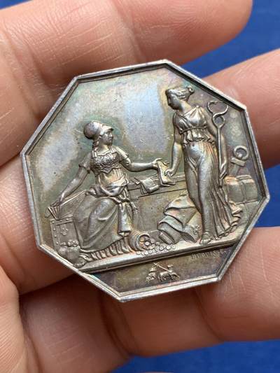 《竞宝斋》第485场 周日，周一，周二 3场连拍 （全场包邮）20级店铺 欢迎送拍 法国Dubois鲁昂银行八角银质代币，19.46g，34.6mm，船首边铭