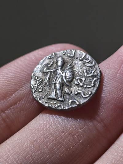 星盘世界钱币 5.2年度精品币大拍 一周年抽奖活动 稀有美品！希腊化-印度-斯基泰王国｜阿泽斯公元前58–12年德拉克马银币 正面：希腊文铭文：ΒΑΣΙΛΕΩΣ ΒΑΣΙΛΕΩΝ ΜΕΓΑΛΟΥ ΑΖΟΥ（万王之王 伟大的阿泽斯）背面持盾雅典娜