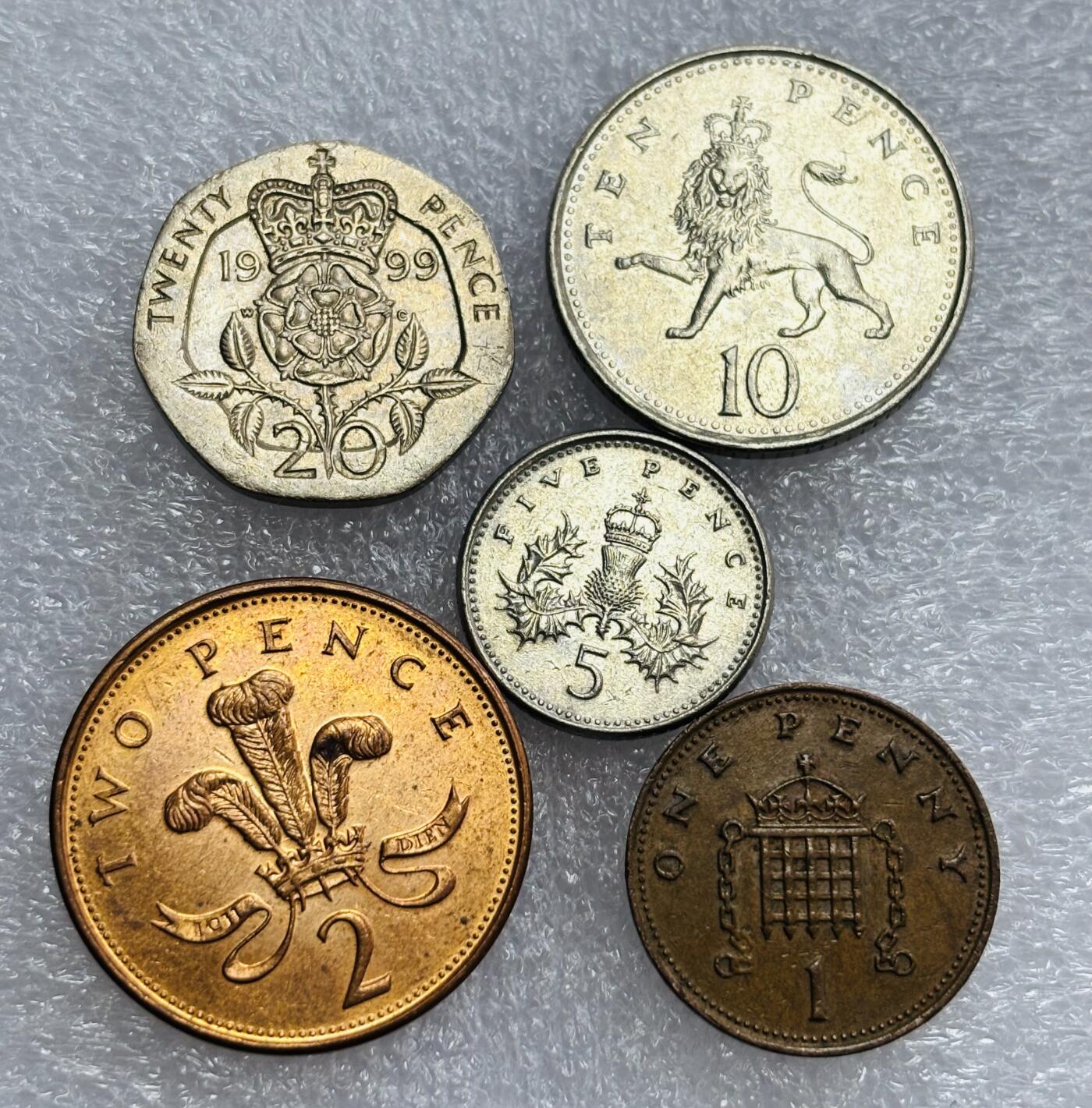 文馨钱币收藏第 302 场，国外回流老铜币，中东阿拉伯地区，拉美等国货币，30 号 1 号二连拍，长期接代拍业务，预计 4 月 4-5 号发货