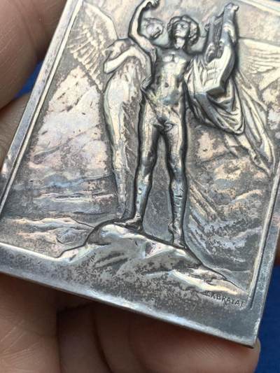 《竞宝斋》第485场 周日，周一，周二 3场连拍 （全场包邮）20级店铺 欢迎送拍 法国新艺术风格音乐主题银章，90.75g，62.8*47.2mm，丰饶角1银标，少见银章。