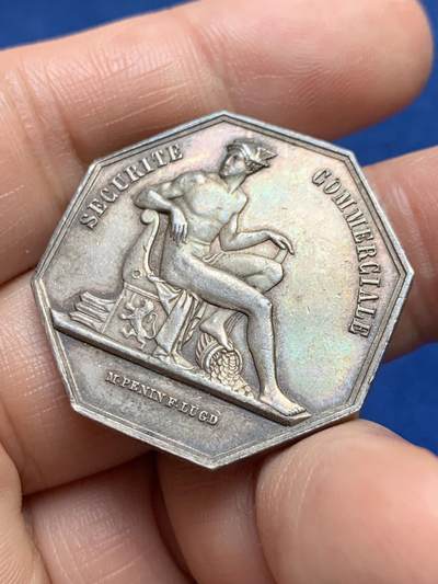 《竞宝斋》第485场 周日，周一，周二 3场连拍 （全场包邮）20级店铺 欢迎送拍 法国里昂省级银行商业安全八角银质jeton，17.81g，31.4mm，蜜蜂边铭