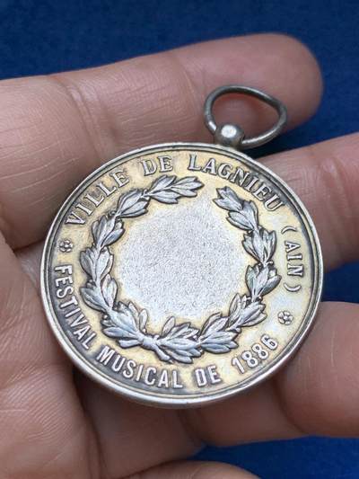 《竞宝斋》第485场 周日，周一，周二 3场连拍 （全场包邮）20级店铺 欢迎送拍 法国三女神音乐节纪念银章 16.6克 36.6mm