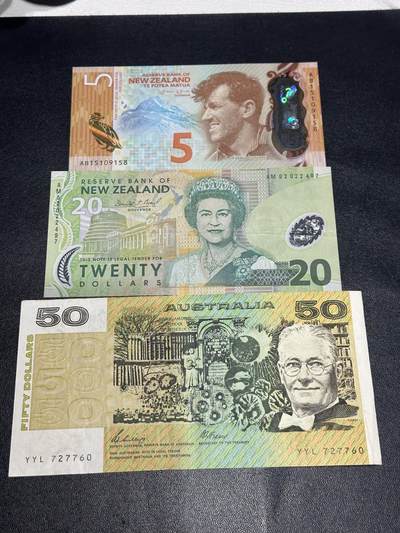 《外钞收藏家》第六百三十一期（五一假期场）（长期征集拍品、欢迎藏友们联系合作） 2015年新西兰5元全新+女王02年20元、澳大利亚50元非全新 一起