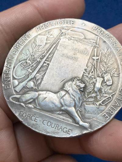 《竞宝斋》第485场 周日，周一，周二 3场连拍 （全场包邮）20级店铺 欢迎送拍 法国军事准备银章，61.8g，49.3mm，丰饶角2argent边铭，细节见图