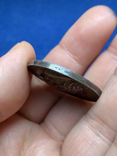 《竞宝斋》第485场 周日，周一，周二 3场连拍 （全场包邮）20级店铺 欢迎送拍 法国里昂建筑师协会银质代币，建筑师菲利贝尔·德洛姆肖像，13.83g，29.8mm，手指边铭，双面高浮雕