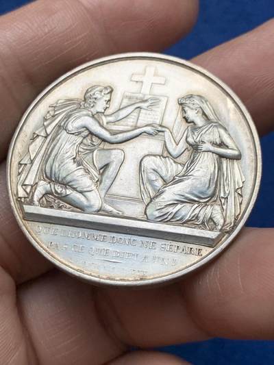 《竞宝斋》第485场 周日，周一，周二 3场连拍 （全场包邮）20级店铺 欢迎送拍 法国婚姻与爱情纪念银章，24.75g，38.8mm，手指边铭