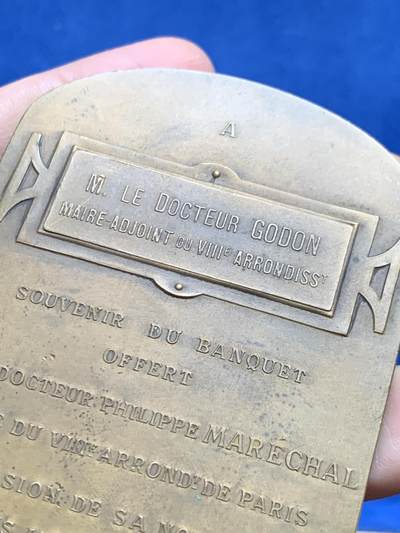 《竞宝斋》第485场 周日，周一，周二 3场连拍 （全场包邮）20级店铺 欢迎送拍 大师勒菲弗Lefebvre作纪念大铜章 180.2克 60*85.2mm 三角铜标