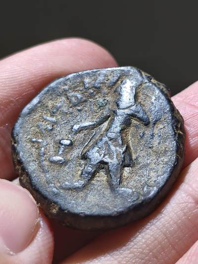 星盘世界钱币 5.2年度精品币大拍 一周年抽奖活动 贵霜帝国 · 迦腻色伽一世15.55g（约公元127/8–152年）四德拉克马铜币主铸币厂：卡皮沙（贝格拉姆） 太阳神米罗（密特拉）