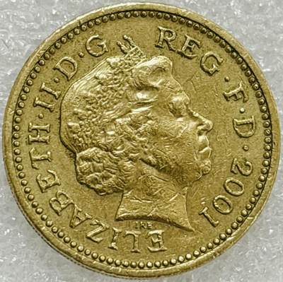 文馨钱币收藏第 302 场，国外回流老铜币，中东阿拉伯地区，拉美等国货币，30 号 1 号二连拍，长期接代拍业务，预计 4 月 4-5 号发货 2001 年英国凯尔特十字 1磅纪念币