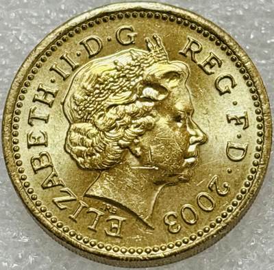 文馨钱币收藏第 302 场，国外回流老铜币，中东阿拉伯地区，拉美等国货币，30 号 1 号二连拍，长期接代拍业务，预计 4 月 4-5 号发货 原铜光好品 2003 年英国狮马徽盾 1 磅纪念币，这种品相已经很少见了