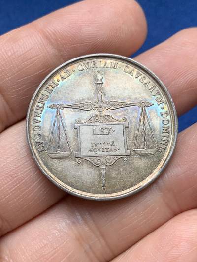 《竞宝斋》第485场 周日，周一，周二 3场连拍 （全场包邮）20级店铺 欢迎送拍 法国里昂司法委员会银质代币，11.06g，32.2mm，油灯边铭