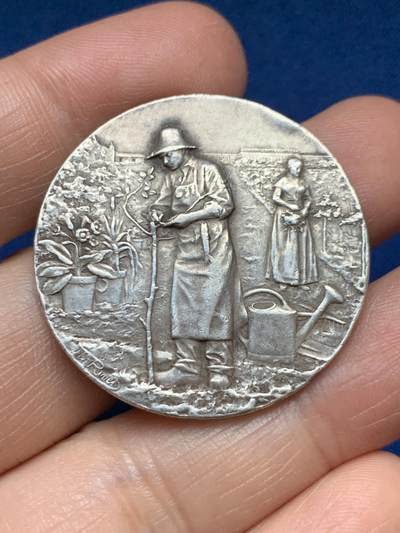 《竞宝斋》第485场 周日，周一，周二 3场连拍 （全场包邮）20级店铺 欢迎送拍 法国尚贝里园艺协会纪念银章 20.25克 35.5mm 丰饶角银标