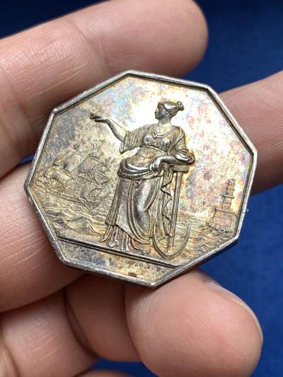 《竞宝斋》第485场 周日，周一，周二 3场连拍 （全场包邮）20级店铺 欢迎送拍 法国马赛保险商会议八角银质代币，19.95g，33.6mm，油灯边铭