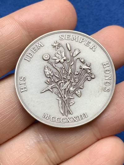 《竞宝斋》第485场 周日，周一，周二 3场连拍 （全场包邮）20级店铺 欢迎送拍 法国图卢兹花卉节银质代币，22.6g，35.6mm，丰饶角边铭