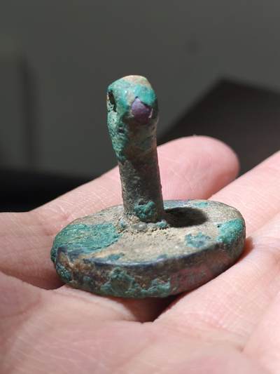 星盘世界钱币 5.2年度精品币大拍 一周年抽奖活动 高等级！33g厚重，巴克特里亚-马尔基亚那文化圈 bmac青铜印章早期版本，这是一件非常重且精品的印章，这种长柄印章的等级应该是比较高了，而且品相也比较好，非常漂亮，这种某个软件至少要几千块的