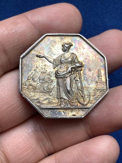 《竞宝斋》第485场 周日，周一，周二 3场连拍 （全场包邮）20级店铺 欢迎送拍 法国马赛保险商会议八角银质代币，19.95g，33.6mm，油灯边铭