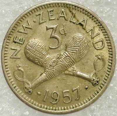 文馨钱币收藏第 302 场，国外回流老铜币，中东阿拉伯地区，拉美等国货币，30 号 1 号二连拍，长期接代拍业务，预计 4 月 4-5 号发货 好品 1957 年英属新西兰 3 便士