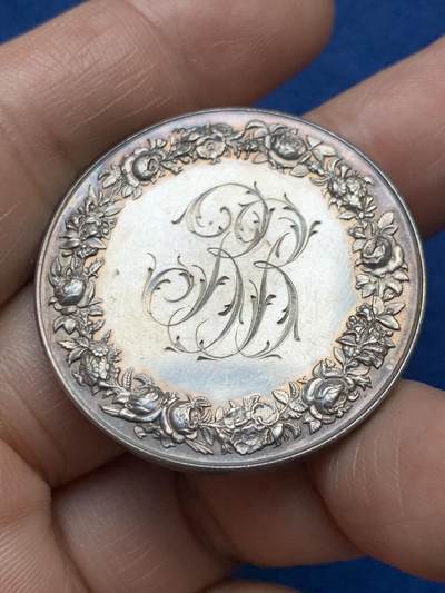 《竞宝斋》第485场 周日，周一，周二 3场连拍 （全场包邮）20级店铺 欢迎送拍 法国婚姻与爱情纪念银章，22.1g，36mm，丰饶角边铭